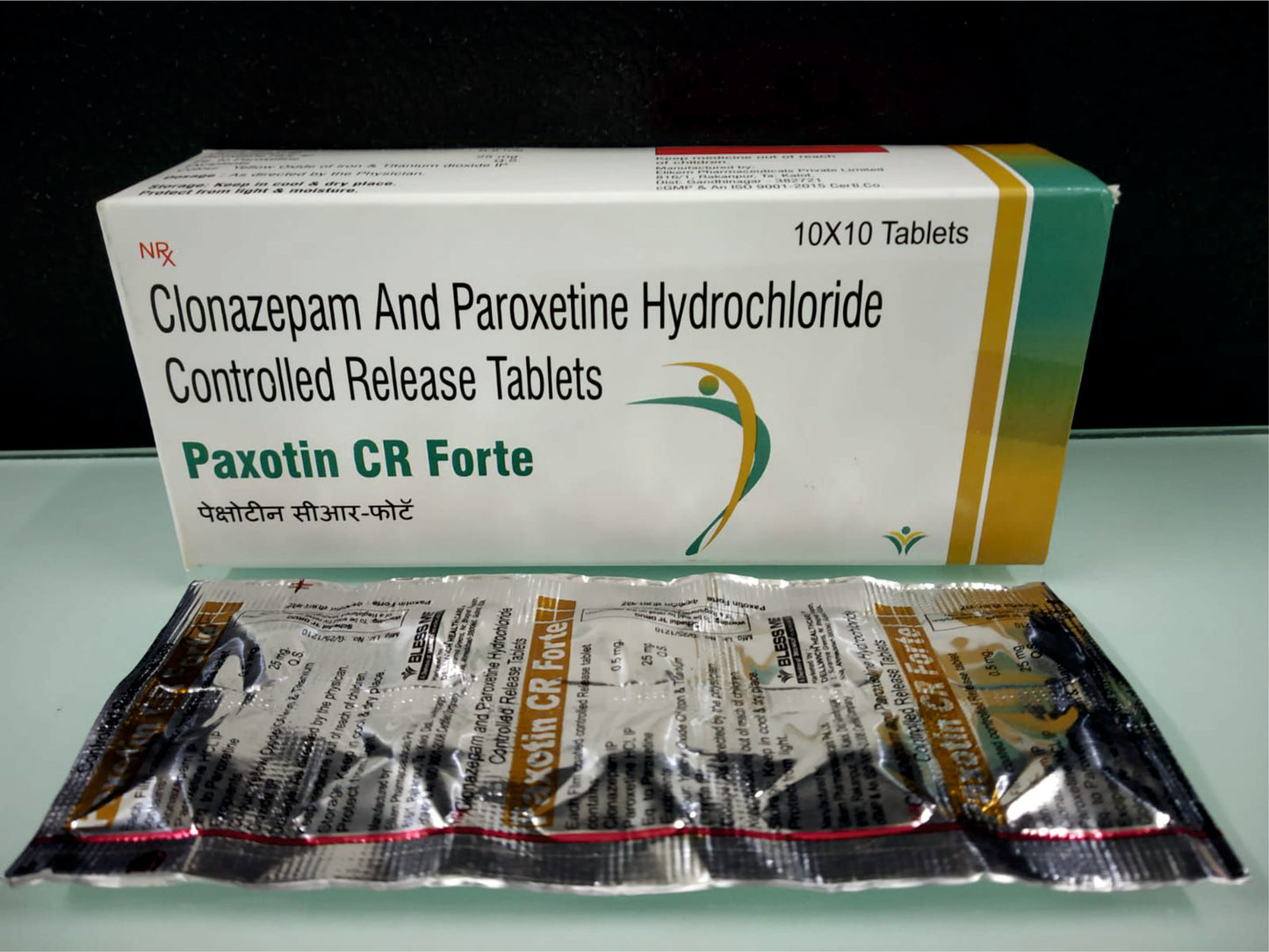 Paroxetine Hcl 25 (Er), Clonazepam 0.5  {Rate of 10 Tab} by Dellwich